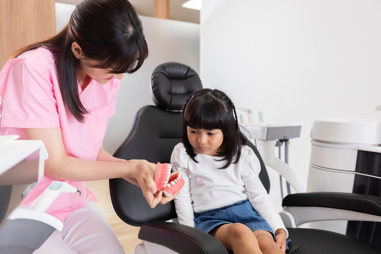 子供の矯正はいつから始めるのがいいの？小児矯正の重要性についても解説