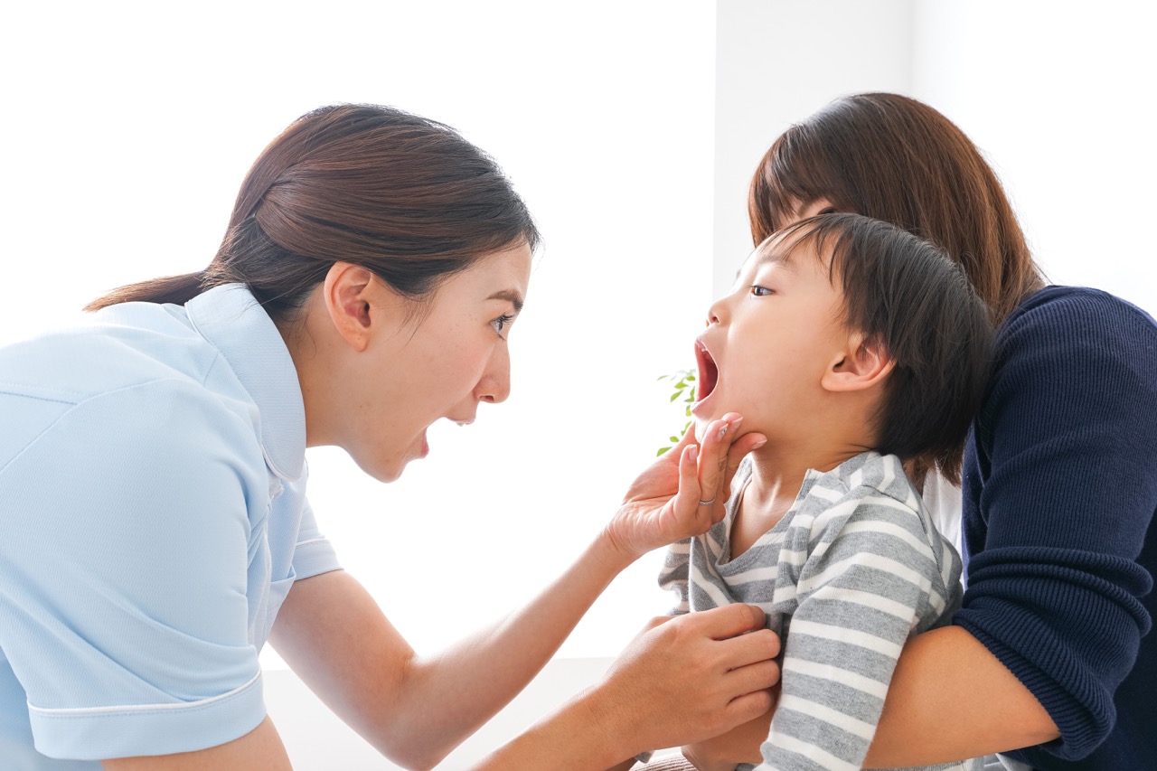 乳歯のすきっ歯は大丈夫？理想の隙間と自然に治る場合と矯正が必要になるケース